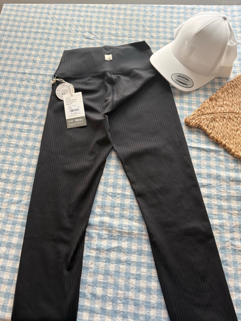 Vuori Inversion Rib Legging & hat